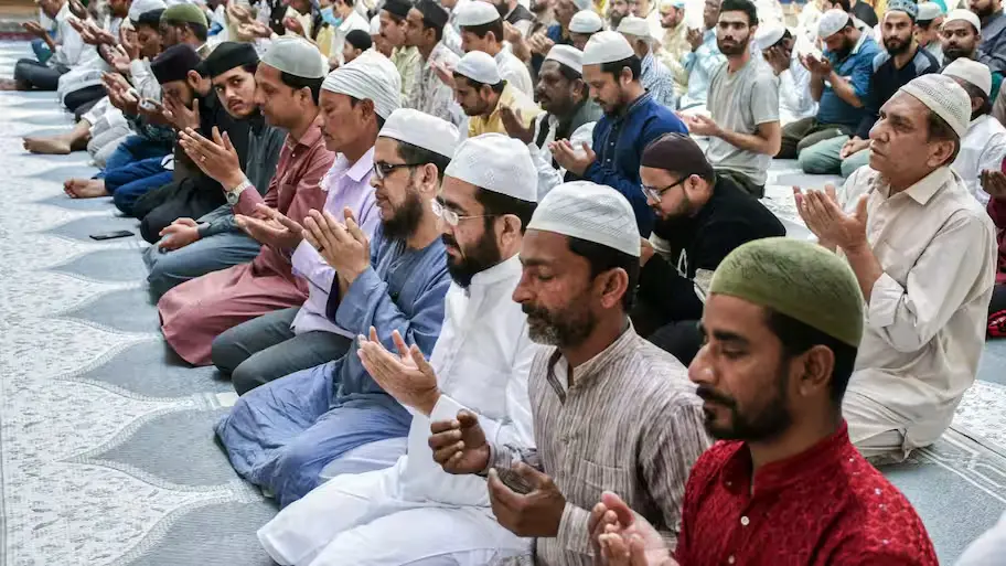 Kashmir scholars oppose Waqf Board’s common 'khutbah' proposal, allege political interference in mosques