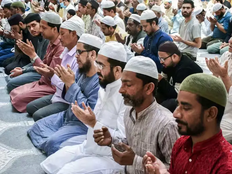 Kashmir scholars oppose Waqf Board’s common 'khutbah' proposal, allege political interference in mosques Kashmir scholars oppose Waqf Board’s common 'khutbah' proposal, allege political interference in mosques