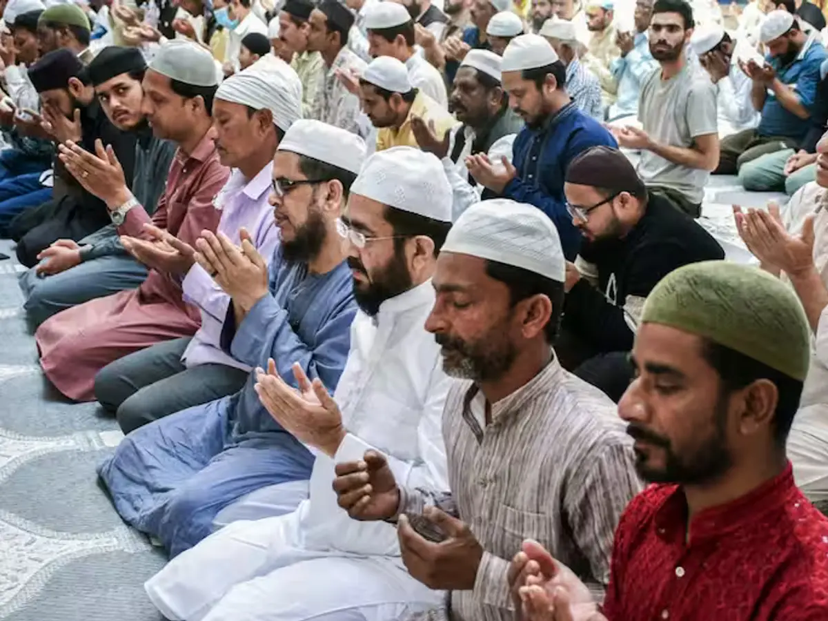 Kashmir scholars oppose Waqf Board’s common 'khutbah' proposal ...