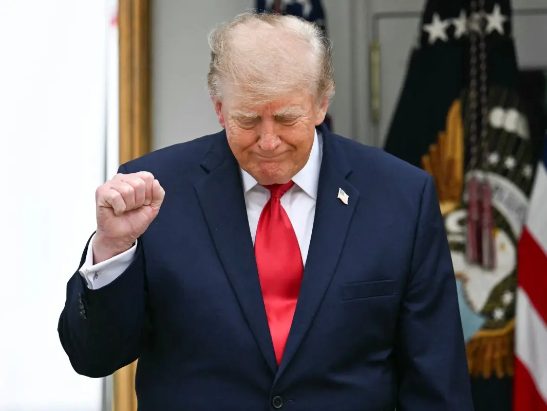 Was Trump in danger at Alaska rally? Viral video shows Secret Service agents reacting Was Trump in danger at Alaska rally? Viral video shows Secret Service agents reacting