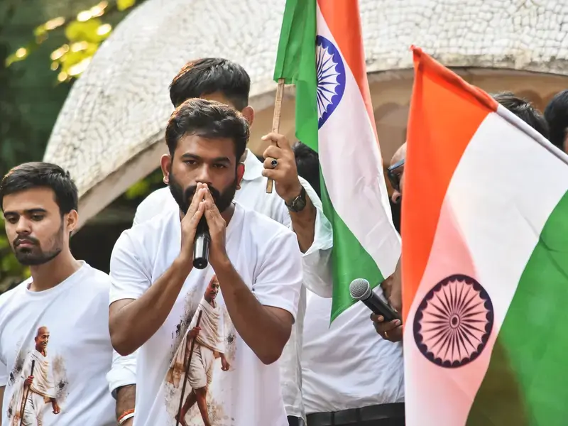 LIVE | CJP’s ‘Lehra Do Tiranga’ protest: Delhi Police arrives at Abhijit Dipke’s residence LIVE | CJP’s ‘Lehra Do Tiranga’ protest: Delhi Police arrives at Abhijit Dipke’s residence