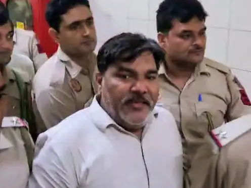 ‘Hand that guides is as guilty’: Court sentences Ex-AAP leader Tahir Hussain 2 years’ imprisonment in Delhi riot case ‘Hand that guides is as guilty’: Court sentences Ex-AAP leader Tahir Hussain 2 years’ imprisonment in Delhi riot case