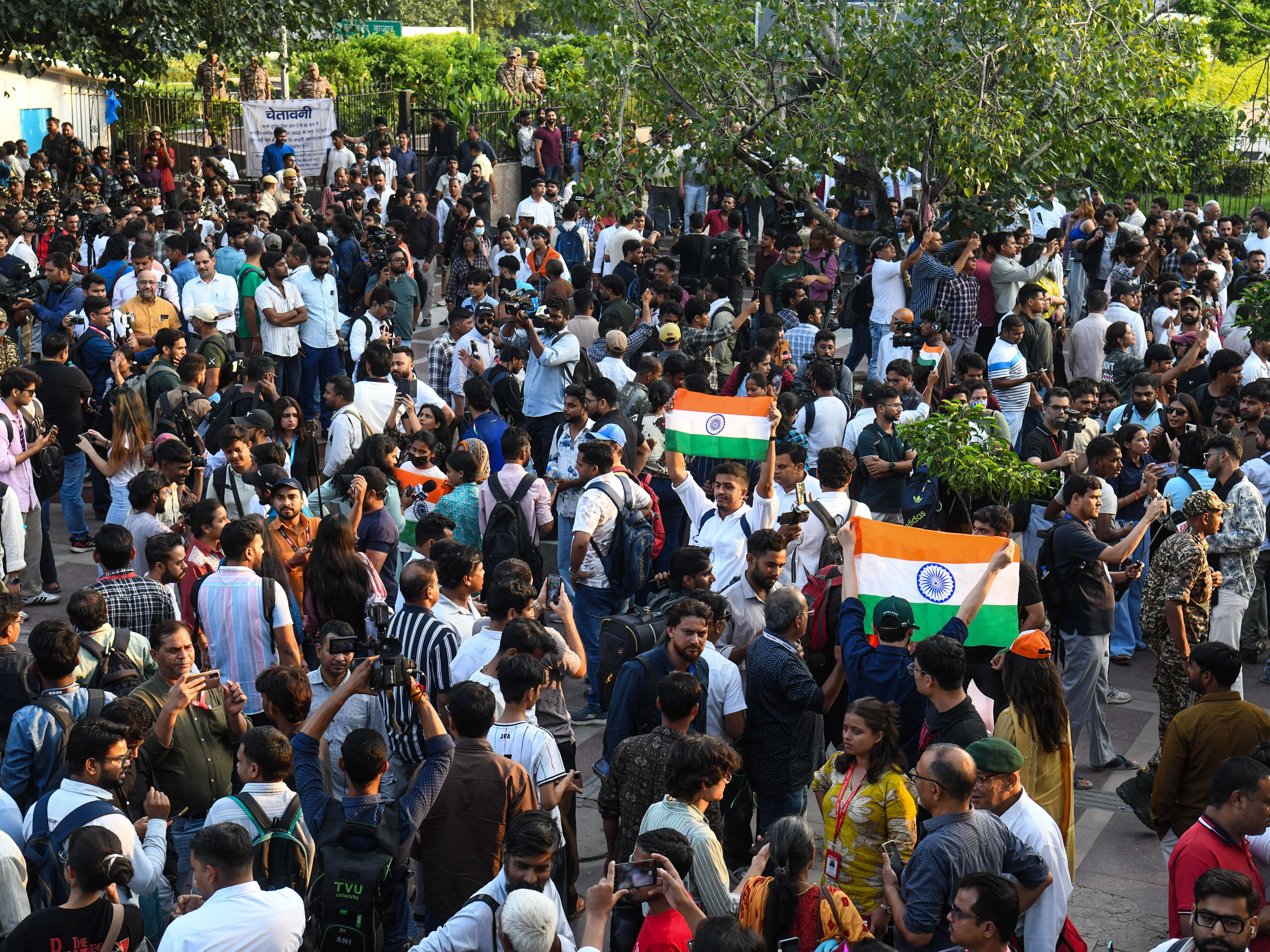 CJP's Tiranga march: People hit streets of Delhi again, reiterate call for Gyanesh Kumar's resignation CJP's Tiranga march: People hit streets of Delhi again, reiterate call for Gyanesh Kumar's resignation