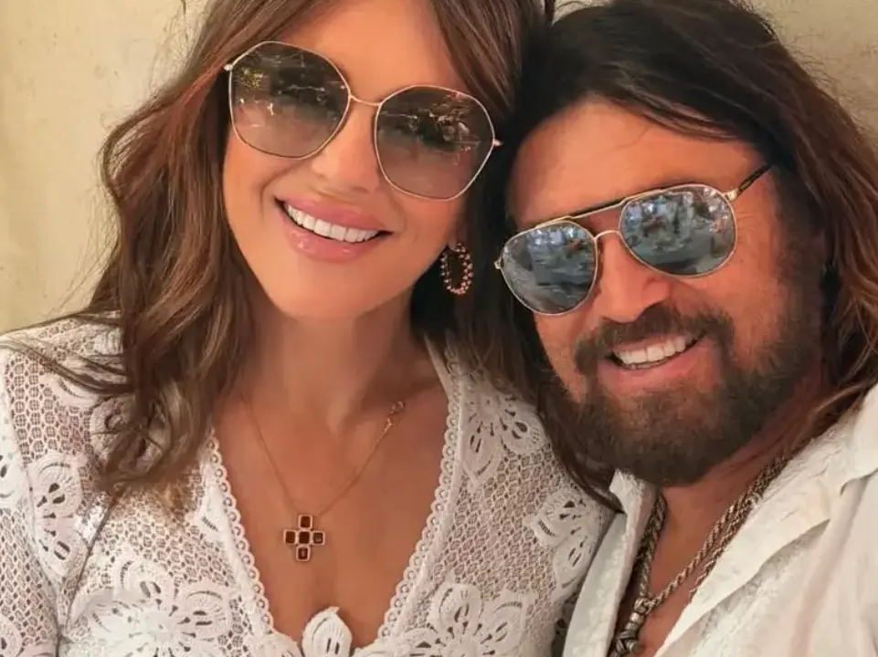 No more achy breaky heart? Billy Ray Cyrus gets engaged to Elizabeth Hurley, reports No more achy breaky heart? Billy Ray Cyrus gets engaged to Elizabeth Hurley, reports
