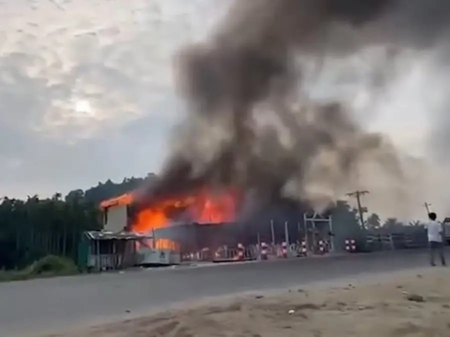 Bangladesh resort fire kills 10 tourists, including a 5-year-old child