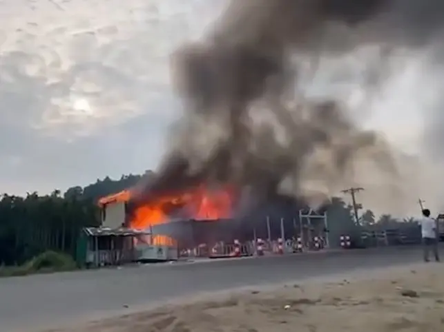 Bangladesh resort fire kills 10 tourists, including a 5-year-old child Bangladesh resort fire kills 10 tourists, including a 5-year-old child