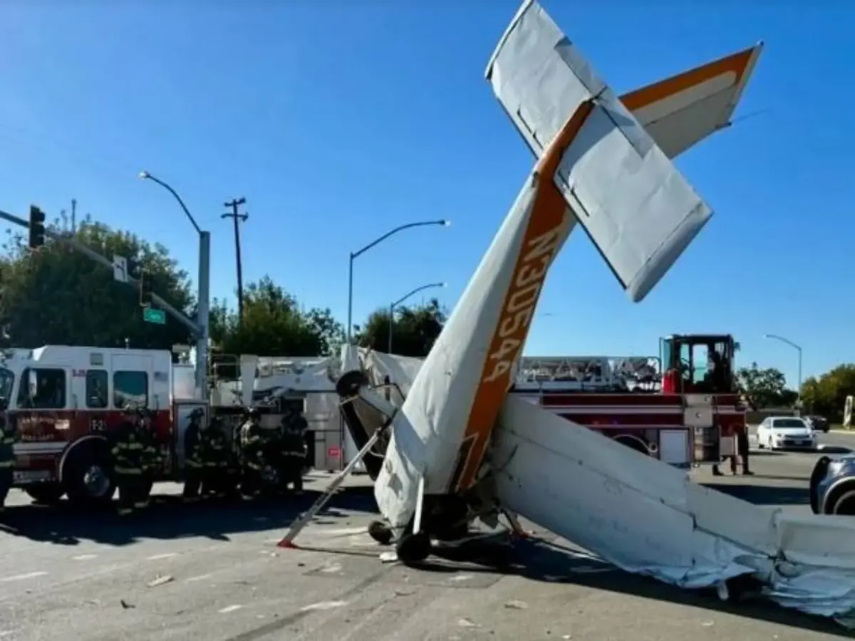 2 injured in plane crash on busy California highway 2 injured in plane crash on busy California highway