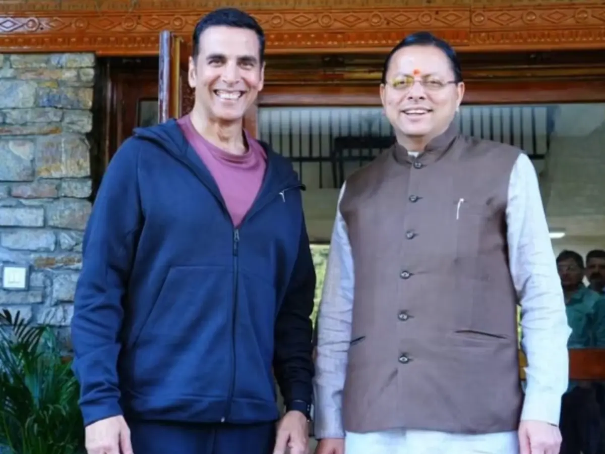 Akshay Kumar trifft den Chief Minister von Uttarakhand während der ...