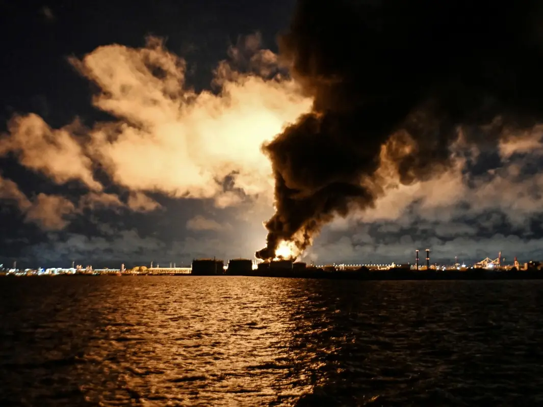 WATCH | Flames engulf St Petersburg oil sites as Ukraine launches 1,000 drones at Russia WATCH | Flames engulf St Petersburg oil sites as Ukraine launches 1,000 drones at Russia