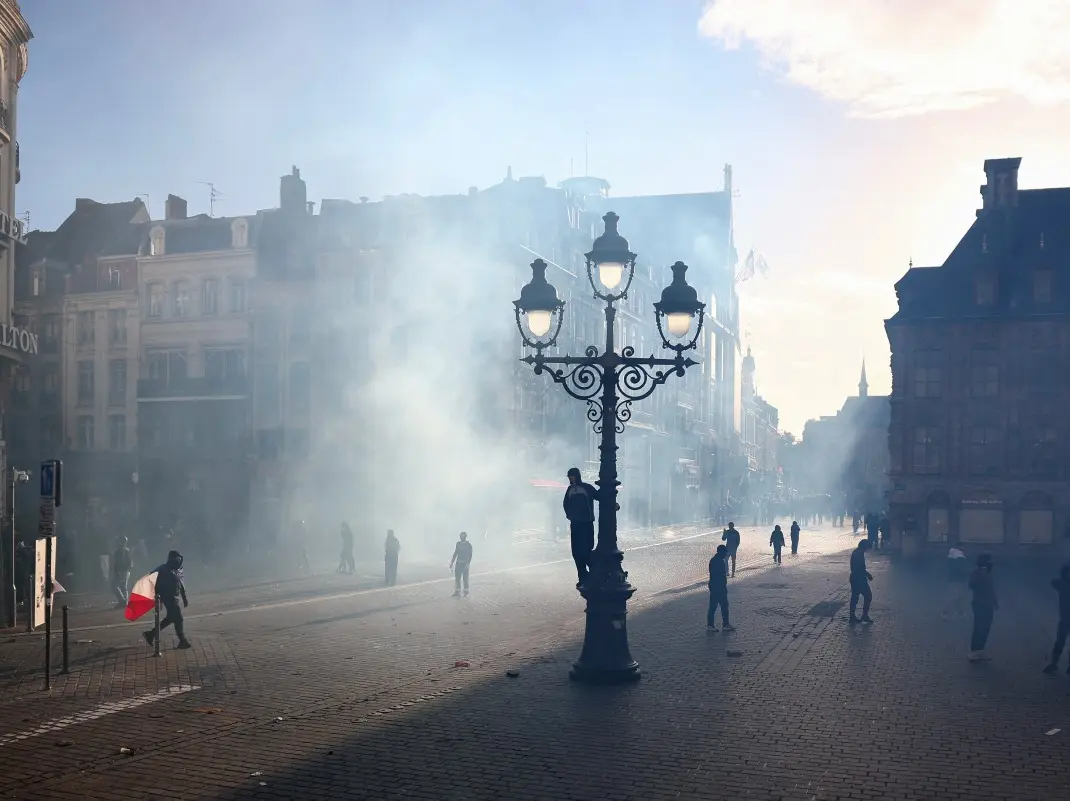 France unrest: PM calls for curfews as riots engulf cities, Macron blames far left and Trump targets migrants | RTP France unrest: PM calls for curfews as riots engulf cities, Macron blames far left and Trump targets migrants | RTP