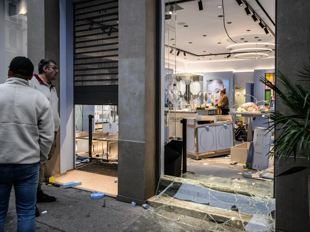 From streets to resale sites: France wants removal of ‘stolen items’ listed online after weekend riots From streets to resale sites: France wants removal of ‘stolen items’ listed online after weekend riots