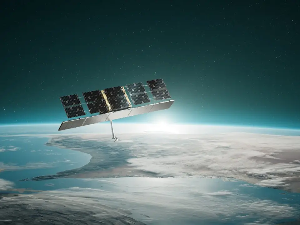 Russian satellite comes within 500 metres of US satellite in 'potentially dangerous' manoeuvre Russian satellite comes within 500 metres of US satellite in 'potentially dangerous' manoeuvre