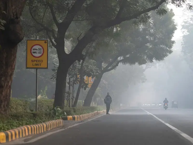 Mask up, Delhi: AQI slips into ‘poor’ zone for first time since July, crosses 200 Mask up, Delhi: AQI slips into ‘poor’ zone for first time since July, crosses 200
