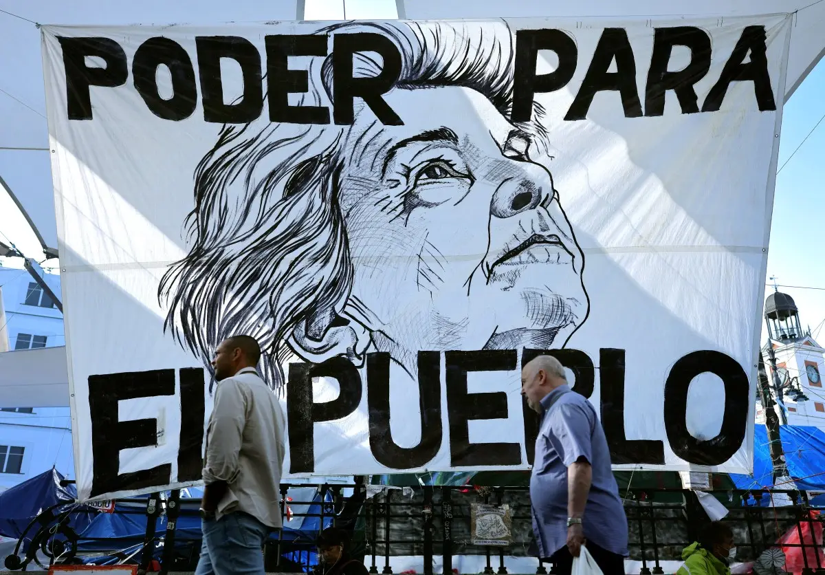 Spain: Tens of thousands protest as housing crisis boils over