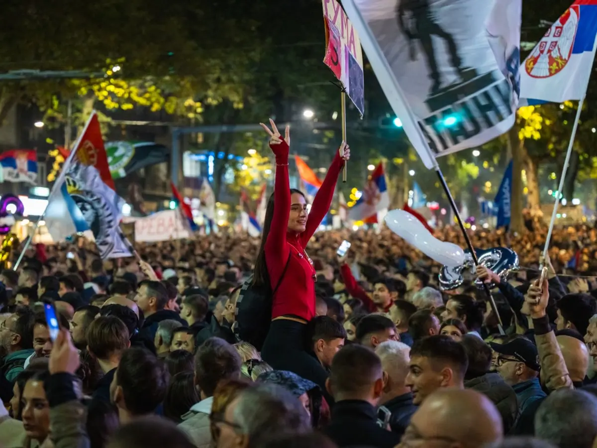 Serbien-Wahlen: Fast 150.000 Menschen demonstrieren gegen Aleksandar Vučić ...