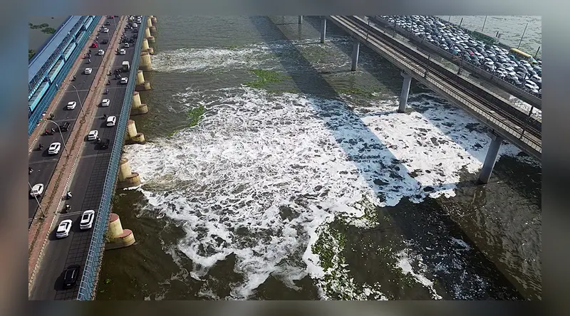 WATCH | Toxic foam floats on Yamuna as Delhi pushes nearly Rs 9,000 crore cleanup projects WATCH | Toxic foam floats on Yamuna as Delhi pushes nearly Rs 9,000 crore cleanup projects