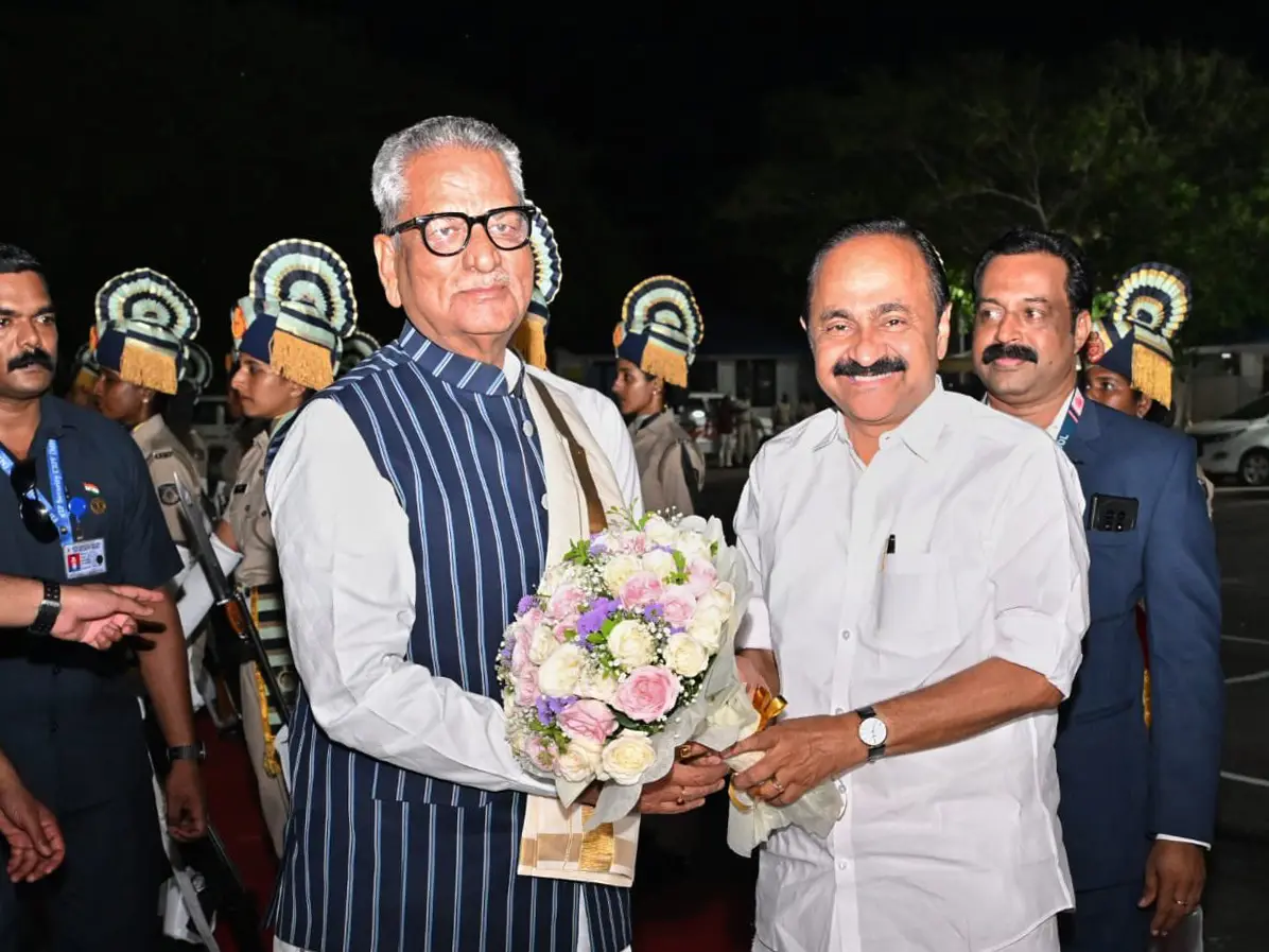 Om Prakash Mathur sworn in as 29th Governor of Keralam, sparks row over vegetarian-only kitchen at Lok Bhavan Om Prakash Mathur sworn in as 29th Governor of Keralam, sparks row over vegetarian-only kitchen at Lok Bhavan
