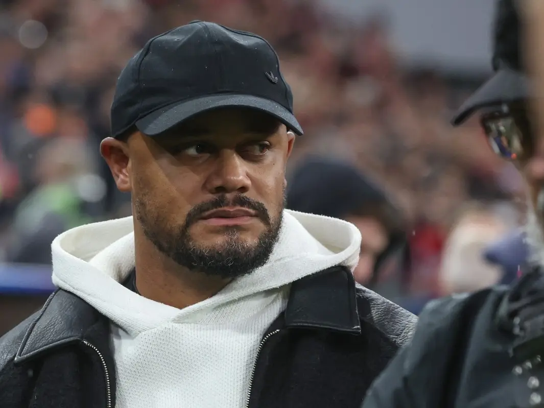 Bayern Munich manager Vincent Kompany hospitalised after collapsing during training Bayern Munich manager Vincent Kompany hospitalised after collapsing during training