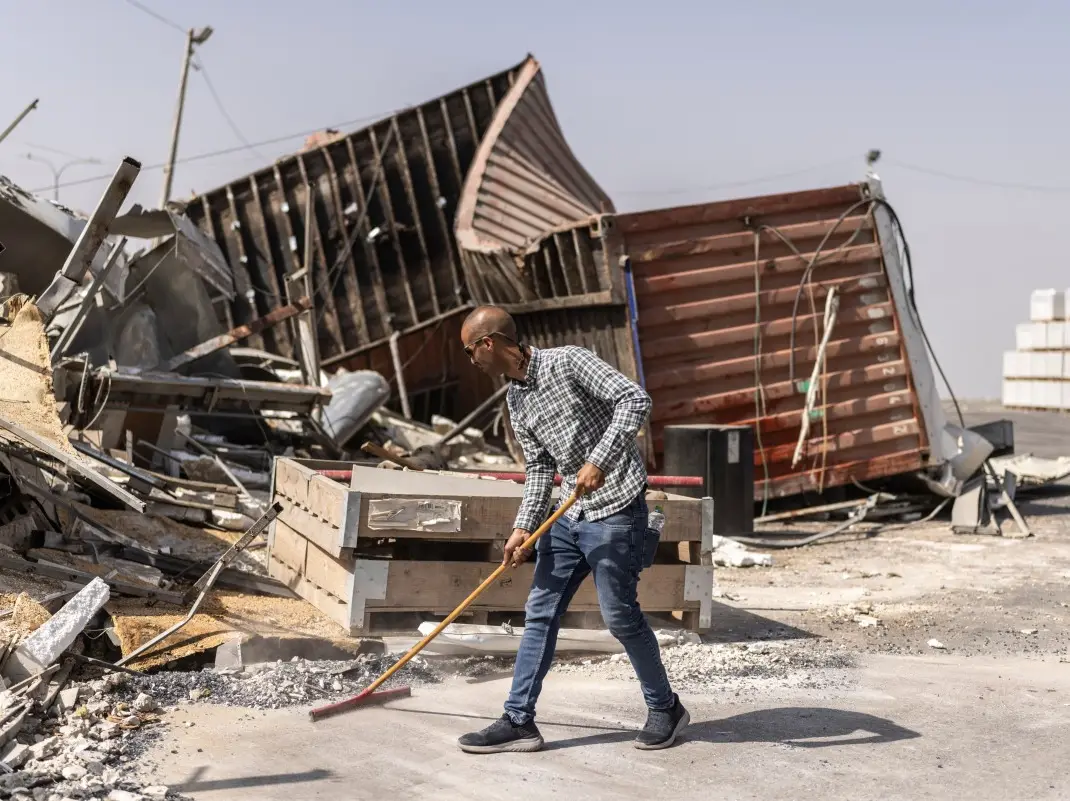 Israel seals off Hebron, displaces hundreds of Palestinian families in a day Israel seals off Hebron, displaces hundreds of Palestinian families in a day
