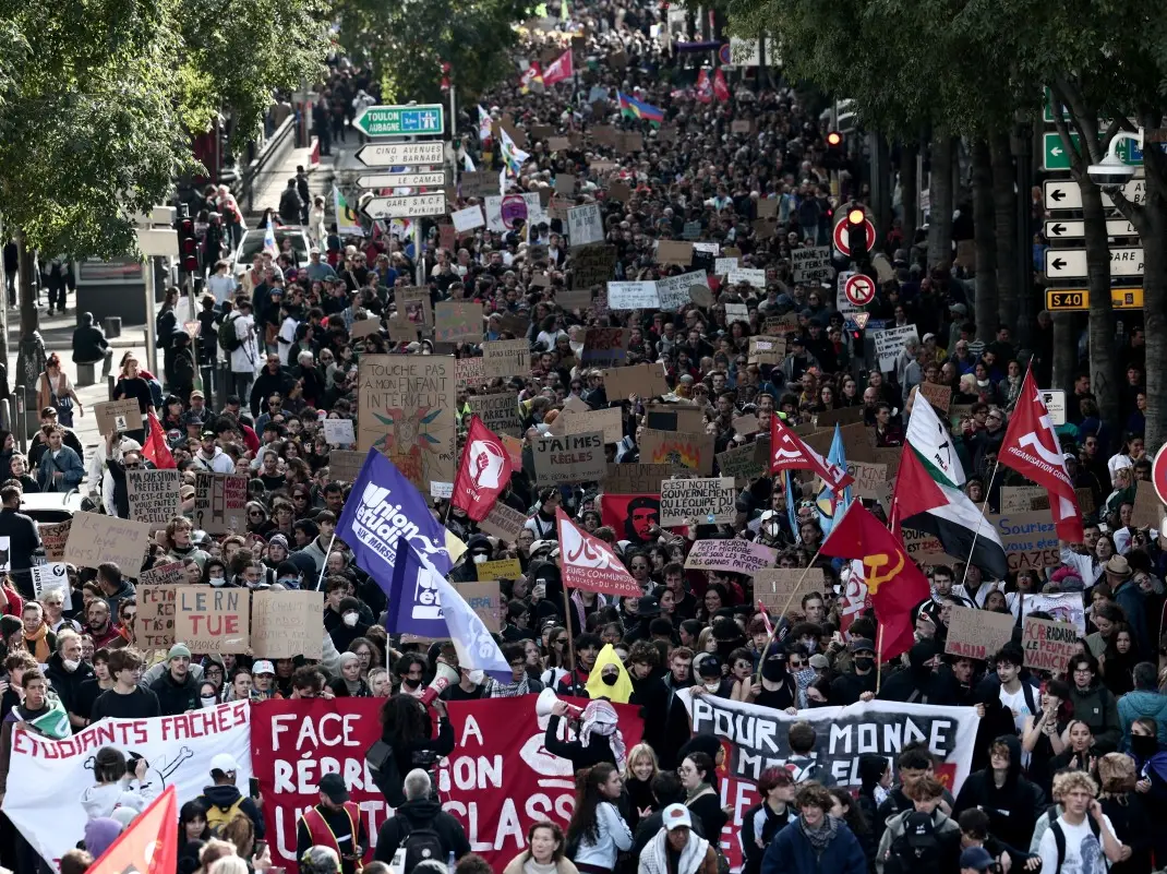 France protests: 135 arrested, weapons seized as fresh demonstrations erupt amid heavy security France protests: 135 arrested, weapons seized as fresh demonstrations erupt amid heavy security