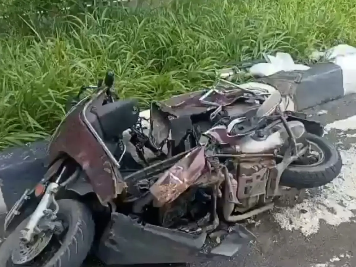 Kerala judge's 17-year-old son allegedly driving Mercedes kills scooter rider Kerala judge's 17-year-old son allegedly driving Mercedes kills scooter rider