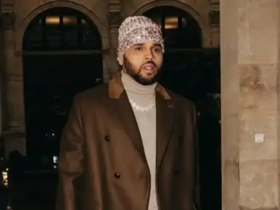 Grammy-winning singer Chris Brown to be sentenced in London after pleading guilty to nightclub brawl Grammy-winning singer Chris Brown to be sentenced in London after pleading guilty to nightclub brawl
