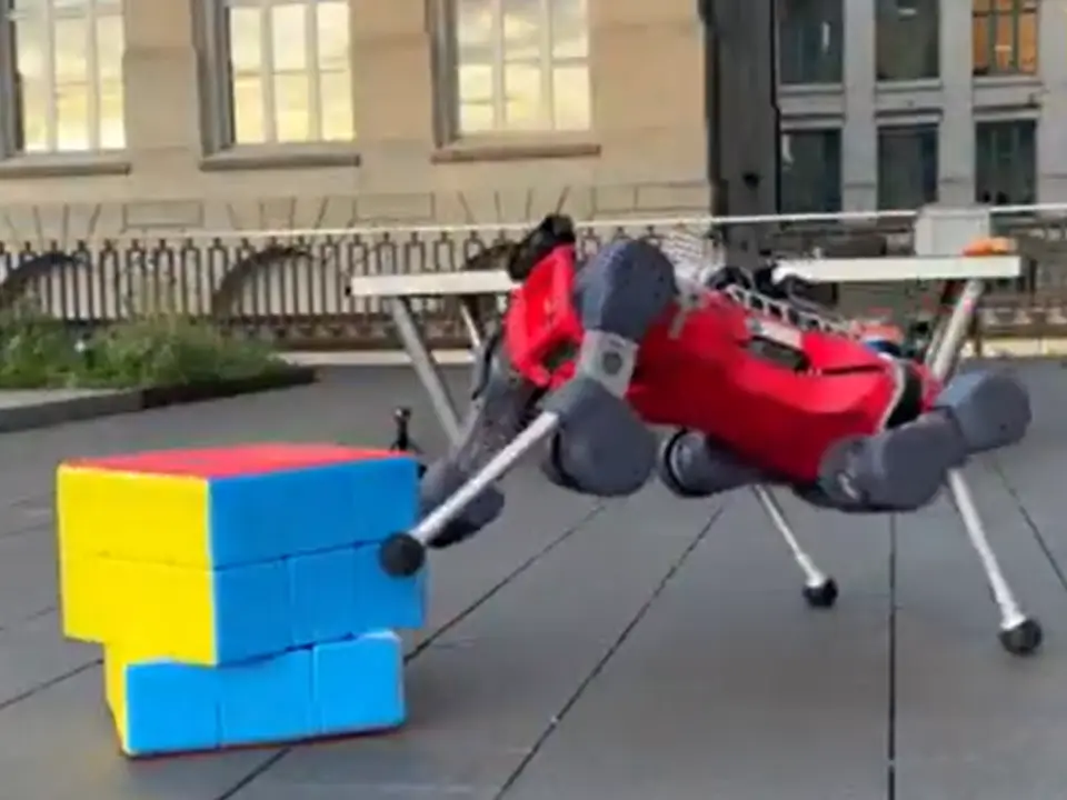 Robot dog solves Rubik's Cube within 9 minutes in Switzerland - Watch Robot dog solves Rubik's Cube within 9 minutes in Switzerland - Watch