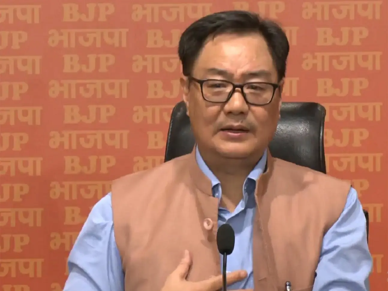 ‘Treacherous act, apologise to nation’: Kiren Rijiju tells Congress as Army debunks fake videos, denies claims of Chinese intrusion ‘Treacherous act, apologise to nation’: Kiren Rijiju tells Congress as Army debunks fake videos, denies claims of Chinese intrusion