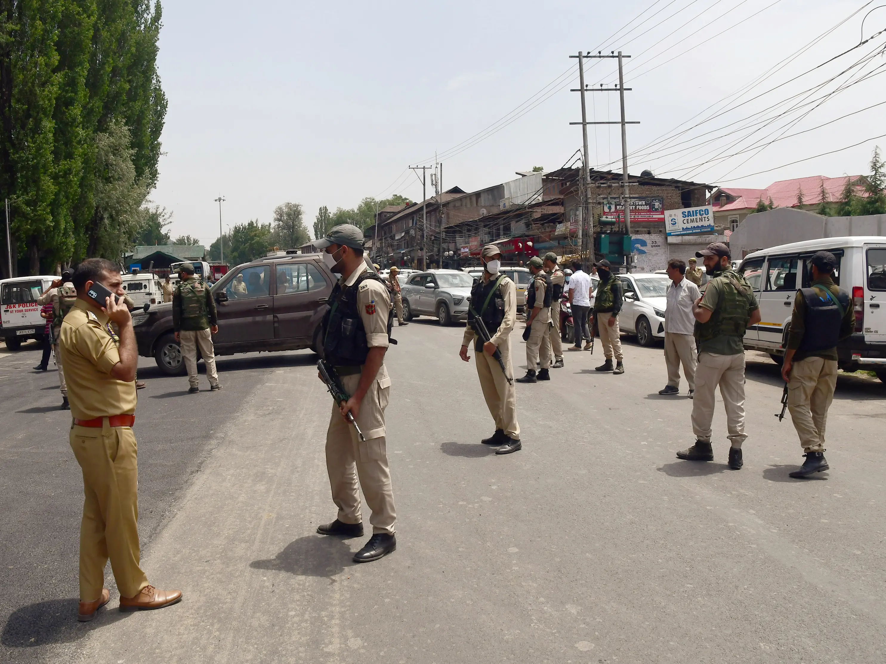 Kashmiri Pandit activist Rakesh Handu arrested in cyber-terrorism case; community seeks fair probe Kashmiri Pandit activist Rakesh Handu arrested in cyber-terrorism case; community seeks fair probe