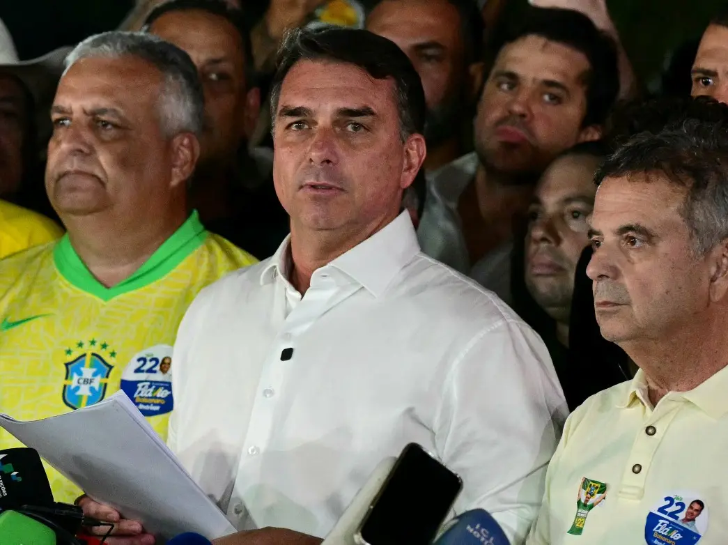 Brazil's Flavio Bolsonaro flees to US after presidential election defeat to Lula Brazil's Flavio Bolsonaro flees to US after presidential election defeat to Lula