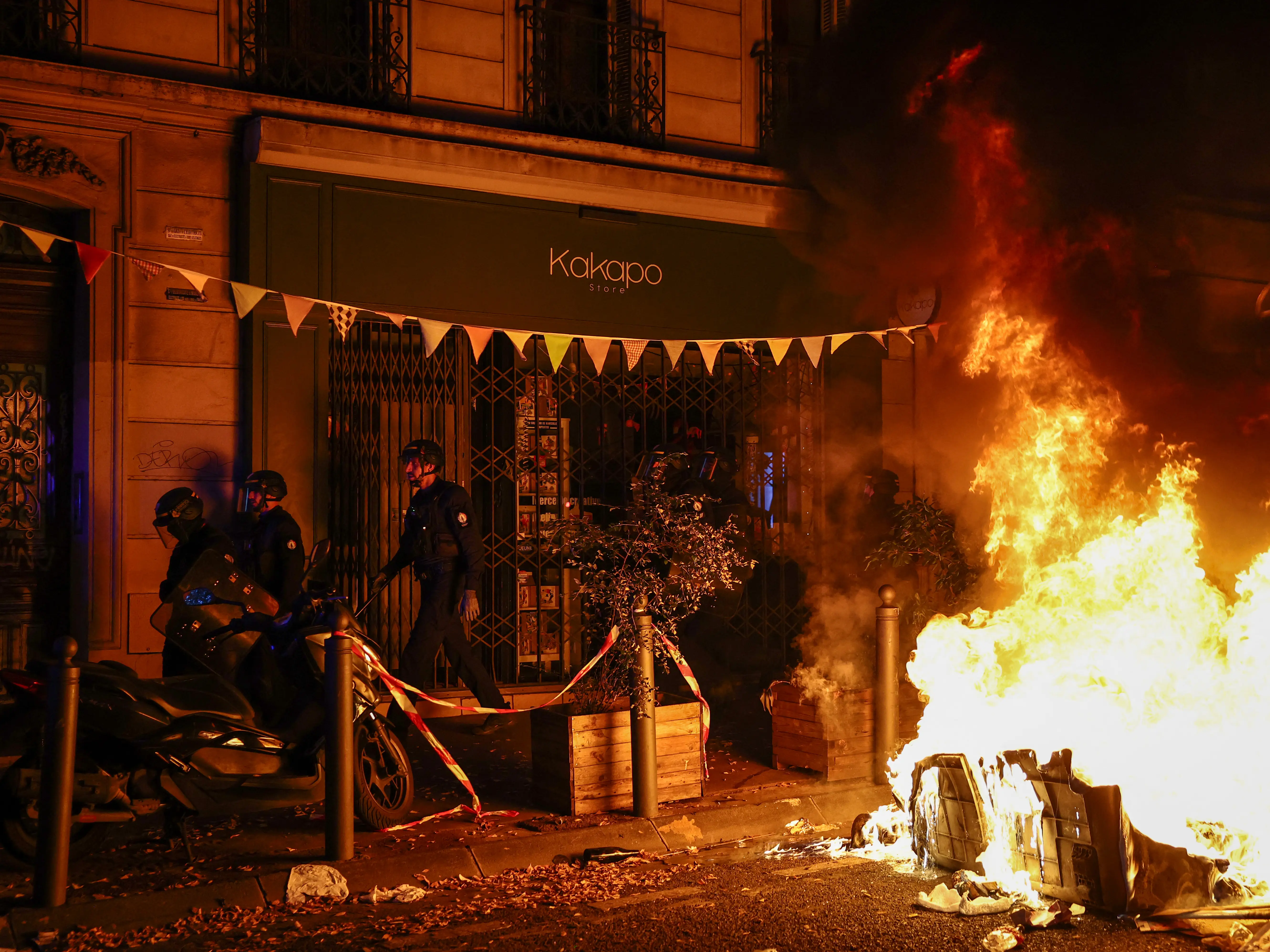 'EPIC TROLLING': Chinese glass firm cashes in on France riots with viral break-in video | Watch 'EPIC TROLLING': Chinese glass firm cashes in on France riots with viral break-in video | Watch