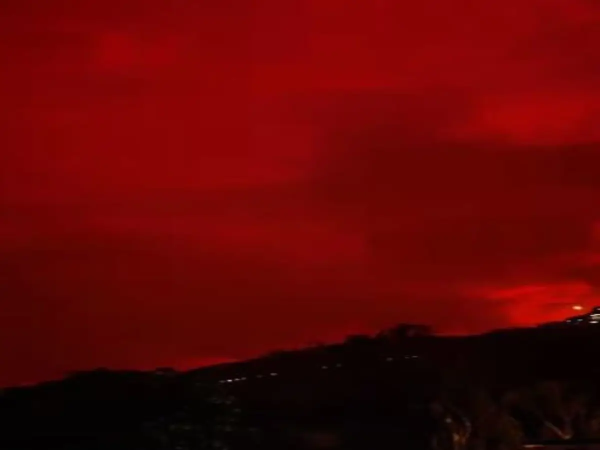 Viral video: What's the reason behind Chhattisgarh sky turning fiery red? Viral video: What's the reason behind Chhattisgarh sky turning fiery red?