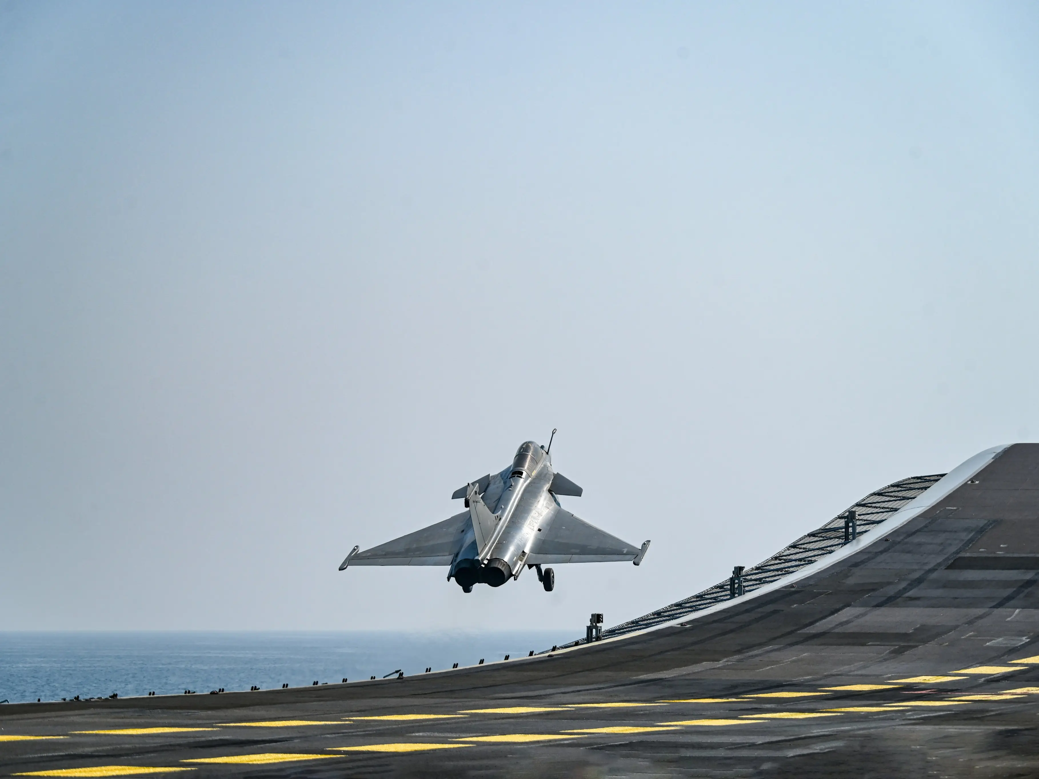 Watch: Rafale Marine makes maiden landing on INS Vikrant, moves closer to induction Watch: Rafale Marine makes maiden landing on INS Vikrant, moves closer to induction