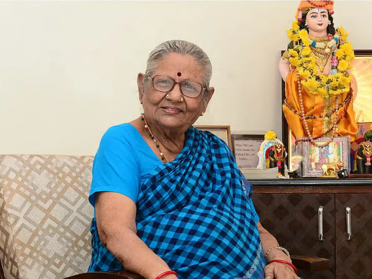 Veteran Tamil actress Vatsala Rajagopal, best known for Roja and Adhurs, dies at 93; Tributes pour in Veteran Tamil actress Vatsala Rajagopal, best known for Roja and Adhurs, dies at 93; Tributes pour in