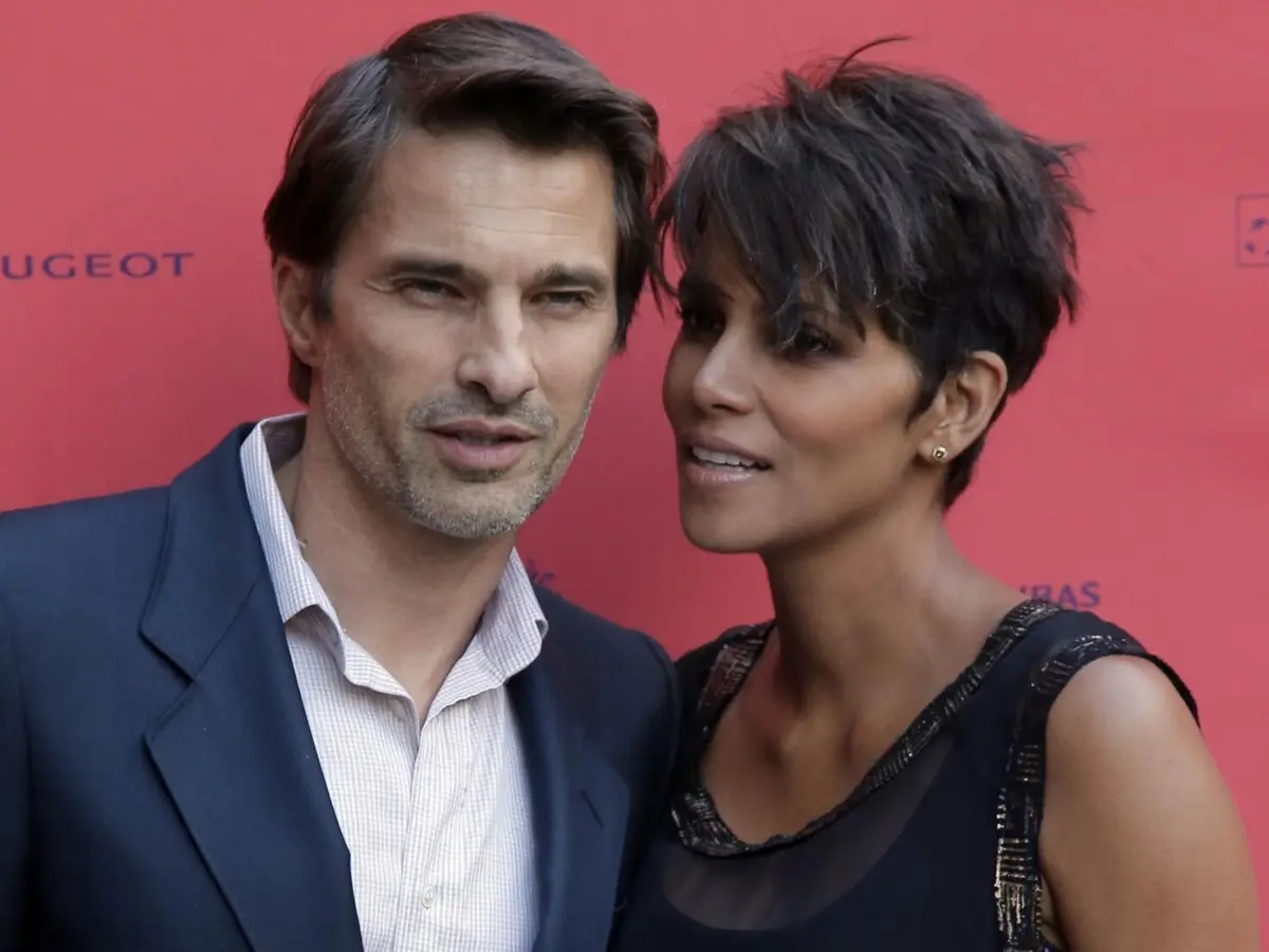 Halle Berry's ex Olivier Martinez retains primary custody of son, court to revisit case in November Halle Berry's ex Olivier Martinez retains primary custody of son, court to revisit case in November