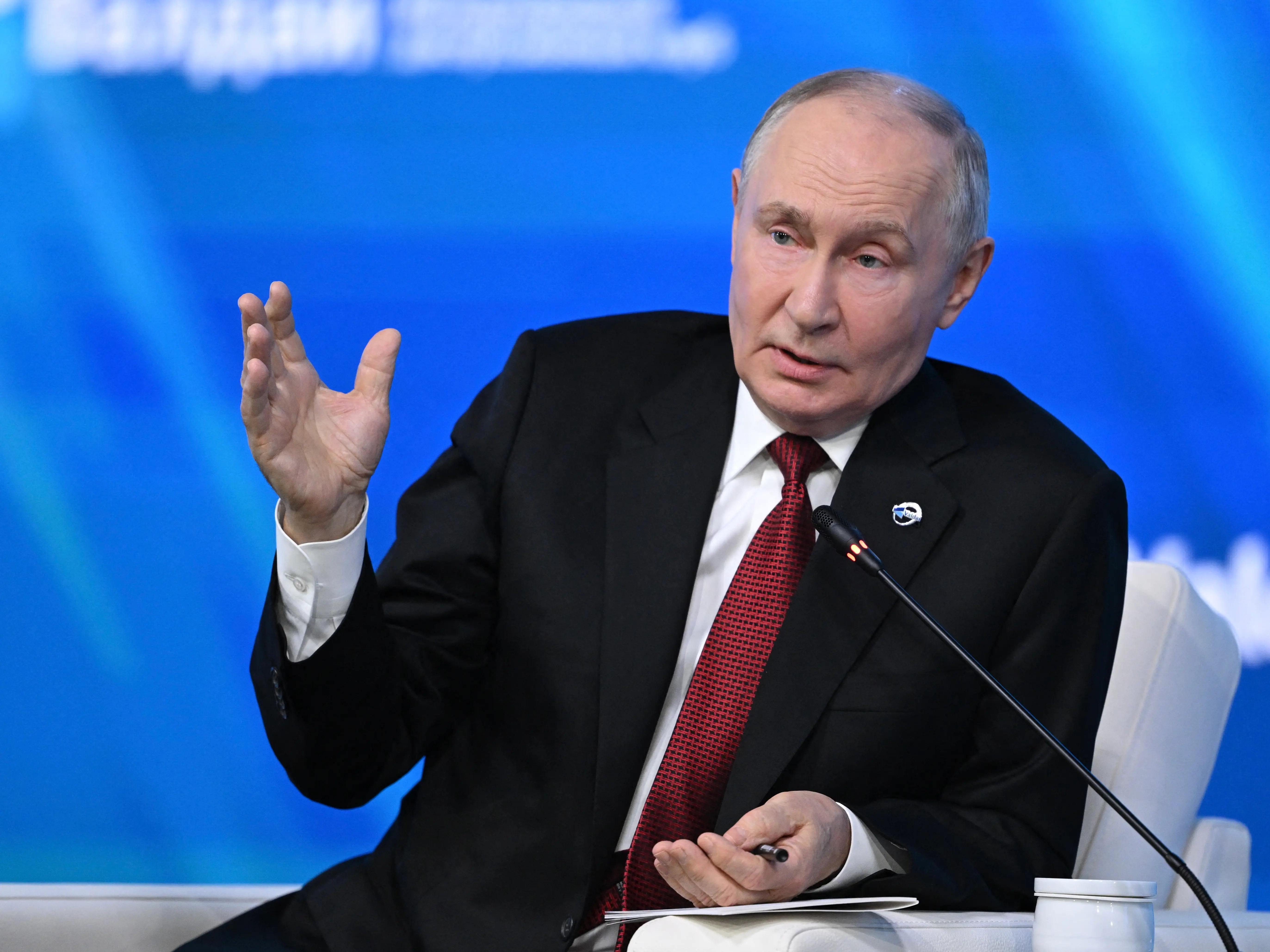 Putin's war warning shakes Europe: NATO builds war bunkers, Britain stockpiles food | Gravitas Putin's war warning shakes Europe: NATO builds war bunkers, Britain stockpiles food | Gravitas