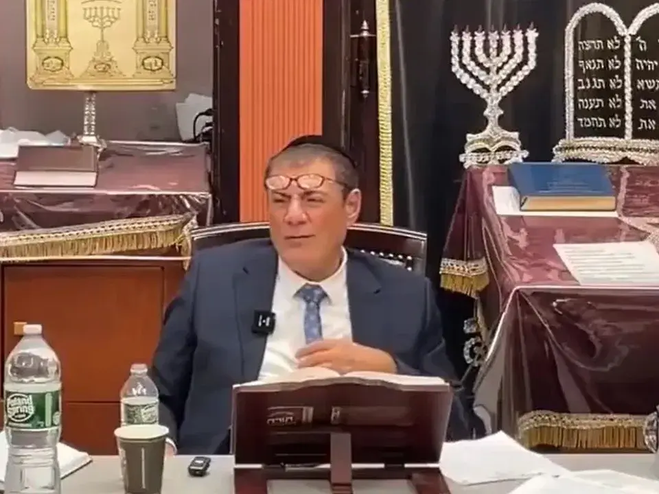 Israeli-American rabbi ridicules Hindu beliefs over cow worship, faces backlash | Video Israeli-American rabbi ridicules Hindu beliefs over cow worship, faces backlash | Video