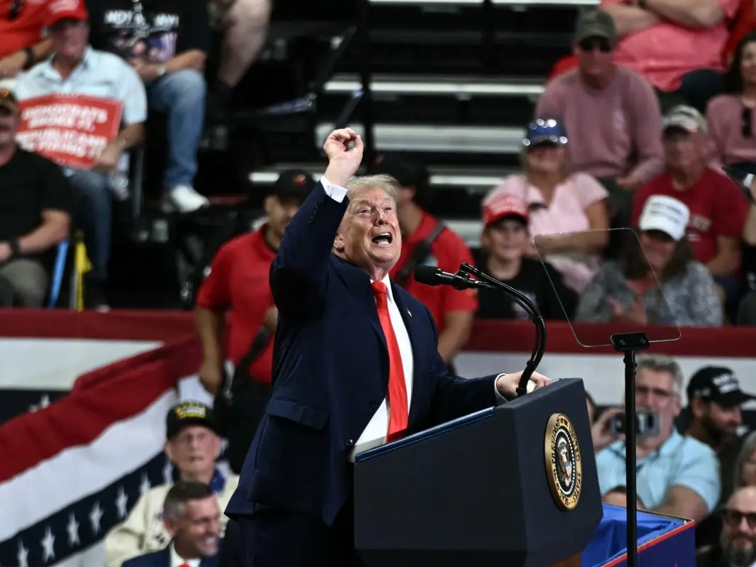 'Shut up, shut up. Dope. Shut up. Loser': Trump lashes out while getting heckled again | WATCH 'Shut up, shut up. Dope. Shut up. Loser': Trump lashes out while getting heckled again | WATCH